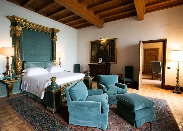 拉波斯塔维奇亚酒店