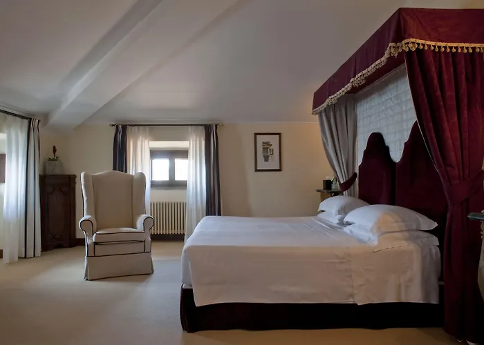 拉波斯塔维奇亚酒店 5* 拉迪斯波利