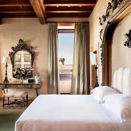 Hotel La Posta Vecchia 5*