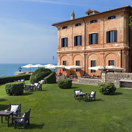 La Posta Vecchia Hotel 5*