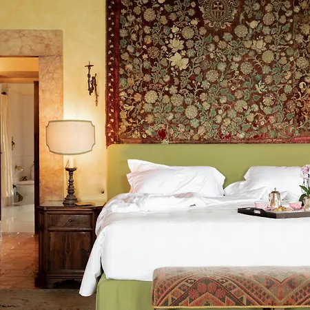 Hotel La Posta Vecchia 5*
