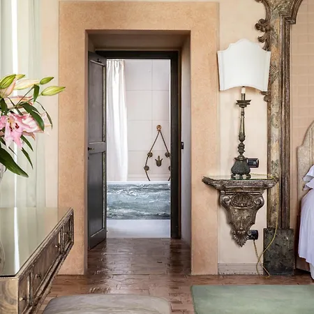 Hotel La Posta Vecchia 5*