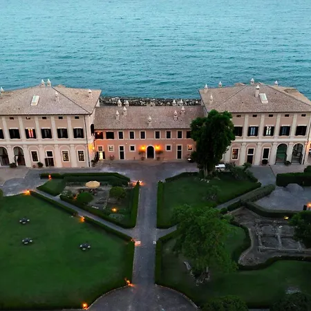 Hotel La Posta Vecchia 5*
