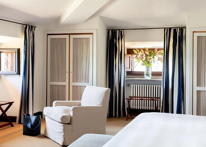 מלון La Posta Vecchia 5*